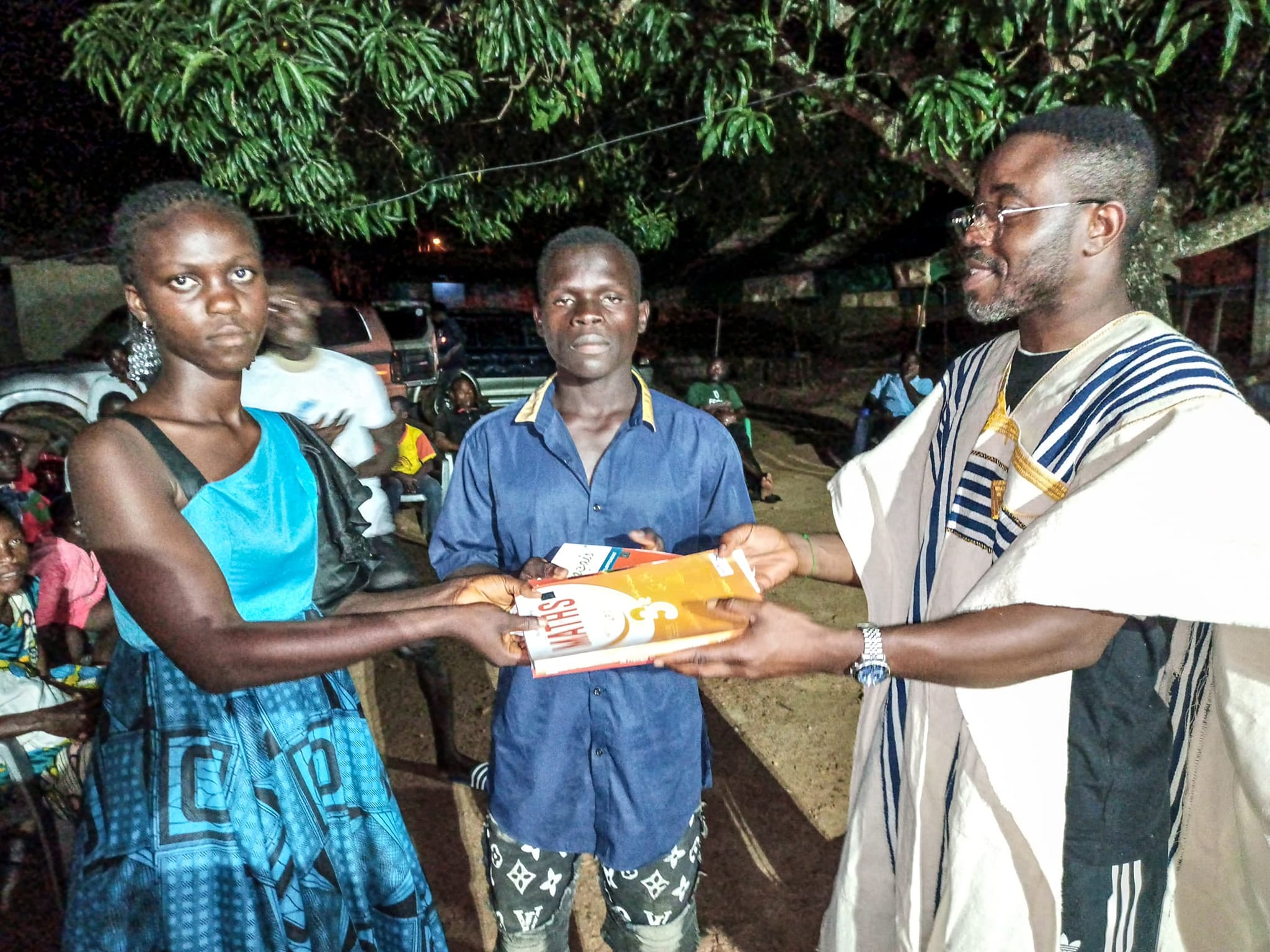 Distribution des kits scolaires dans les villages de Gbeibly, teny-seably et guiglo